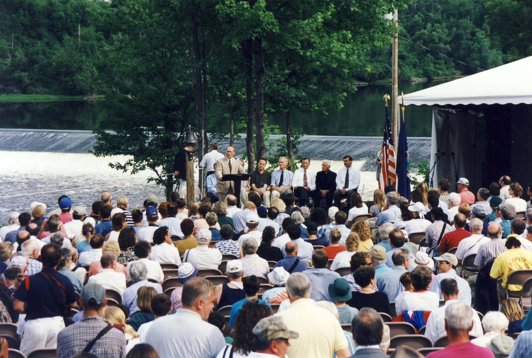 Crowd gathered on banks of Kennebec River for historic dam removal