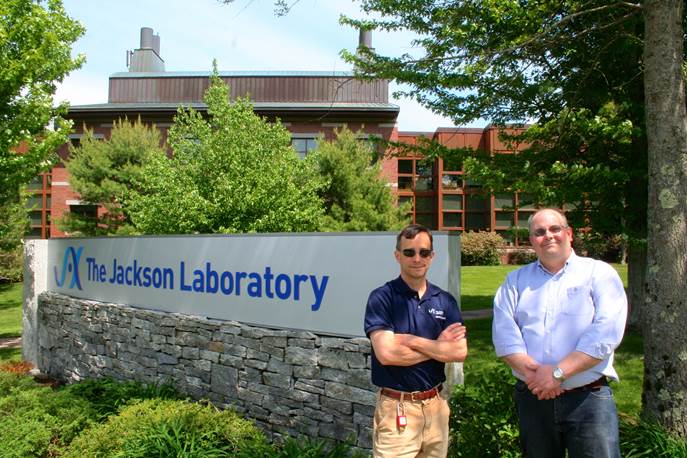 Jackson Laboratory ‘s David Kuchta and Norm Burdzel oversaw the Lab’s installation of a state-of-the-art wood pellet-fired steam power plant that provides both heat and power to the Lab campus while cutting electricity costs and oil use. 