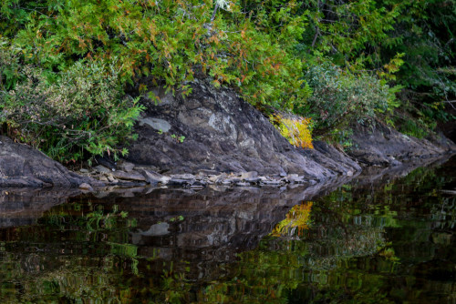 Fall colors just beginning to arrive to the edge of Third Lake