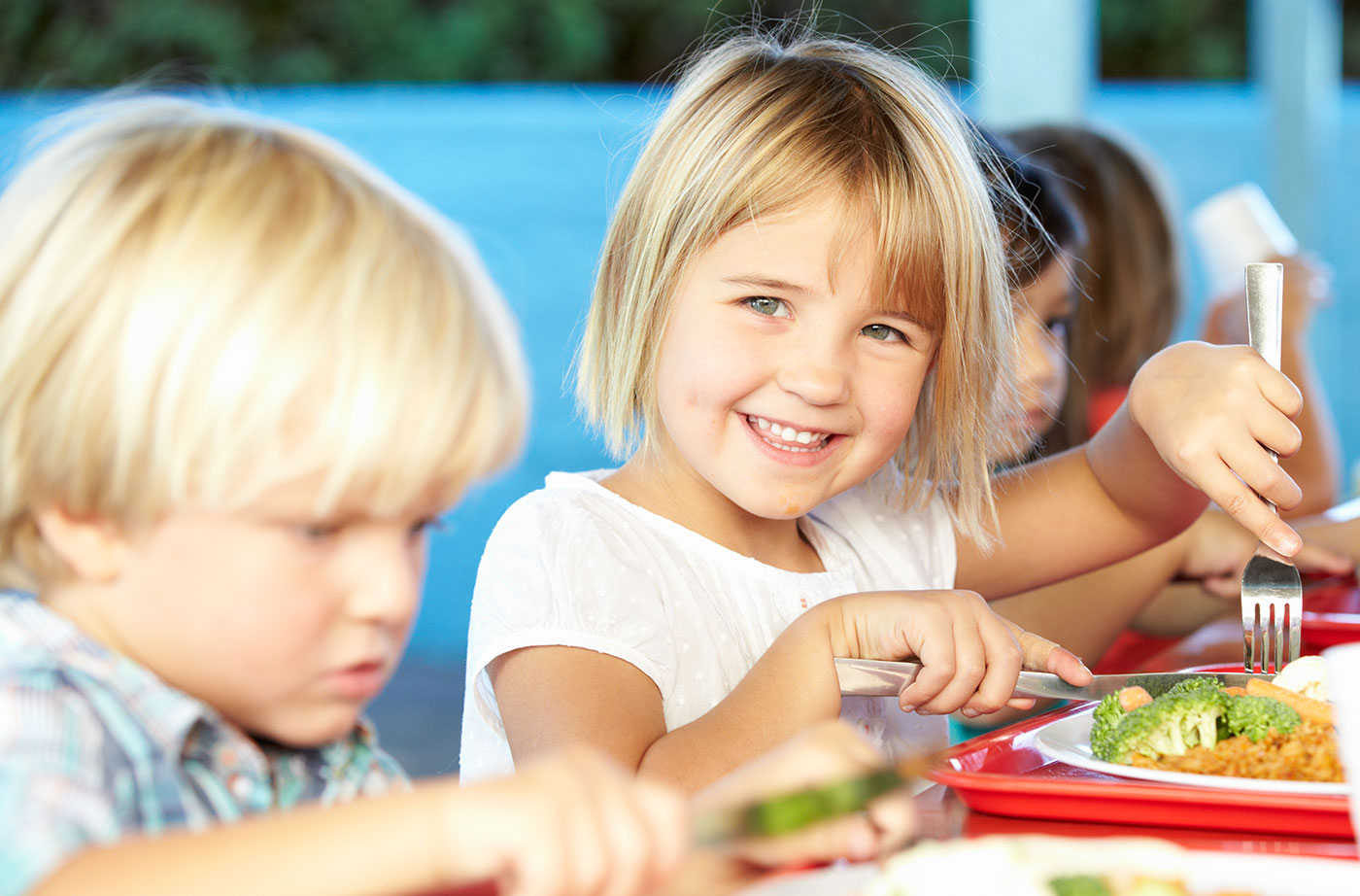 eating in school cafeteria