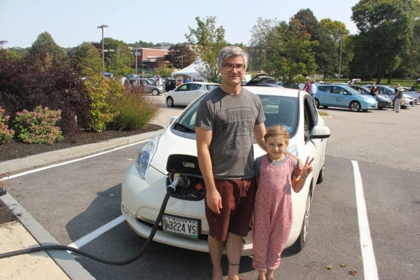 charging-nissan-leaf charging electric vehicle