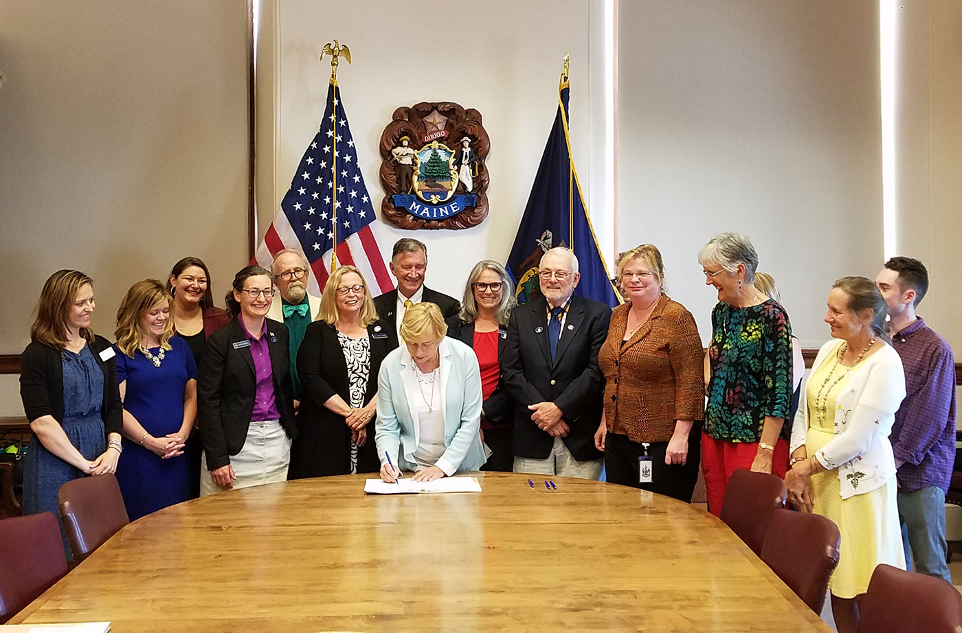 plastic bag bill signing