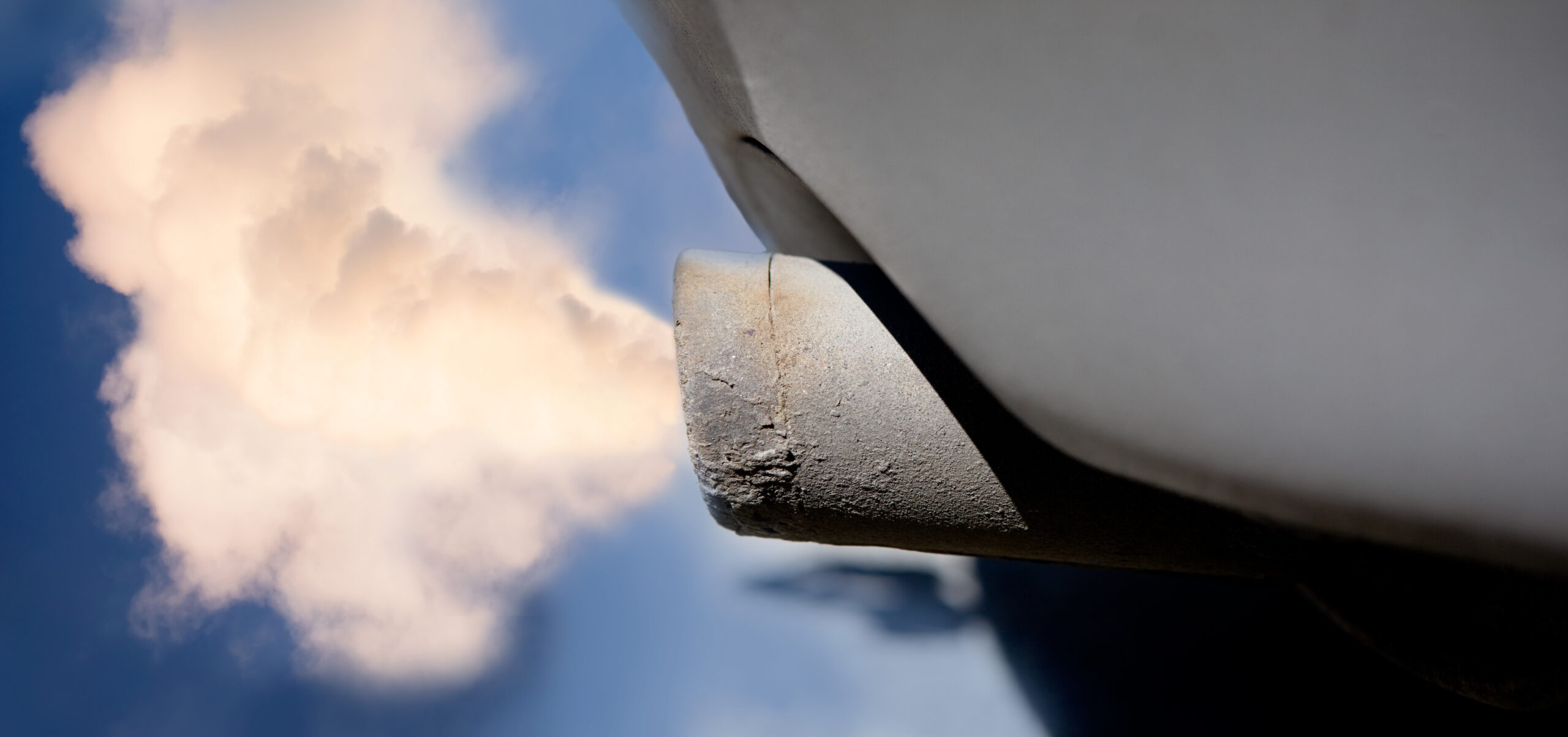 exhaust coming out of car tailpipe