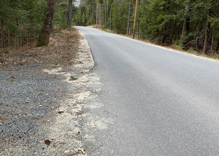 Rural roadside in Wayne, Maine