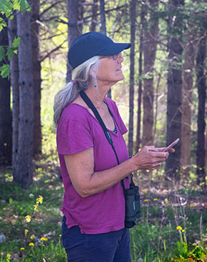 Leslie_using-Merlin-app Leslie Burhoe birding