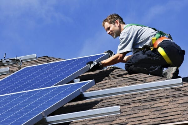 installing rooftop solar panel