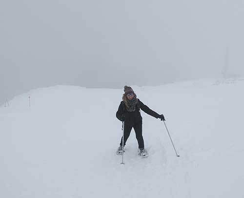 Diana Jagde skiing